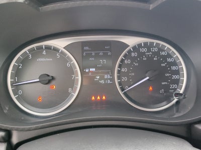 2025 Nissan Versa 4 pts. Sense, TM5, a/ac., R-15 (línea anterior)