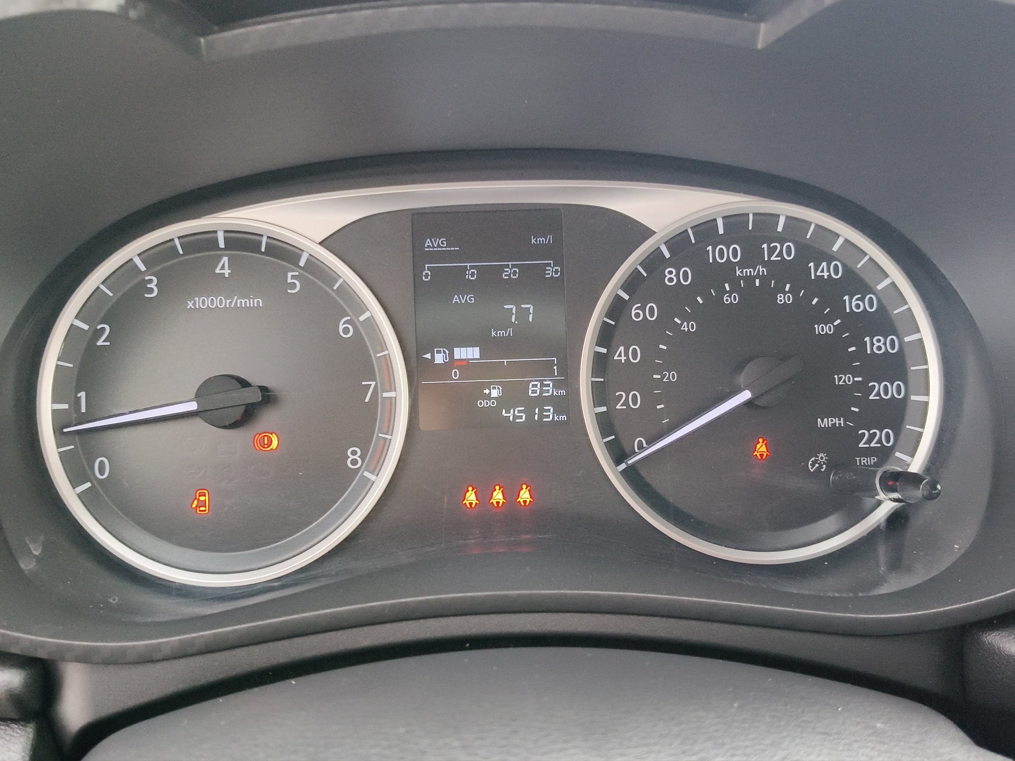2025 Nissan Versa 4 pts. Sense, TM5, a/ac., R-15 (línea anterior)