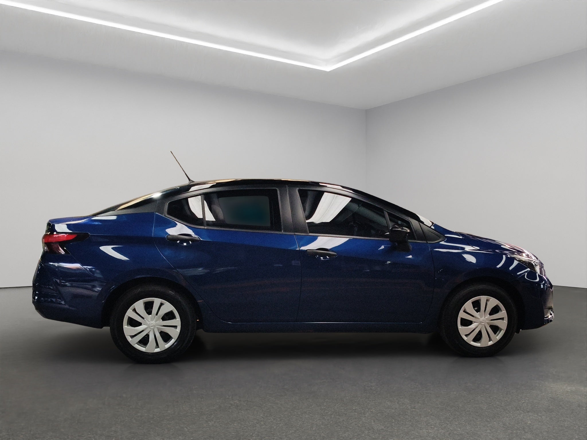 2025 Nissan Versa 4 pts. Sense, TM5, a/ac., R-15 (línea anterior)