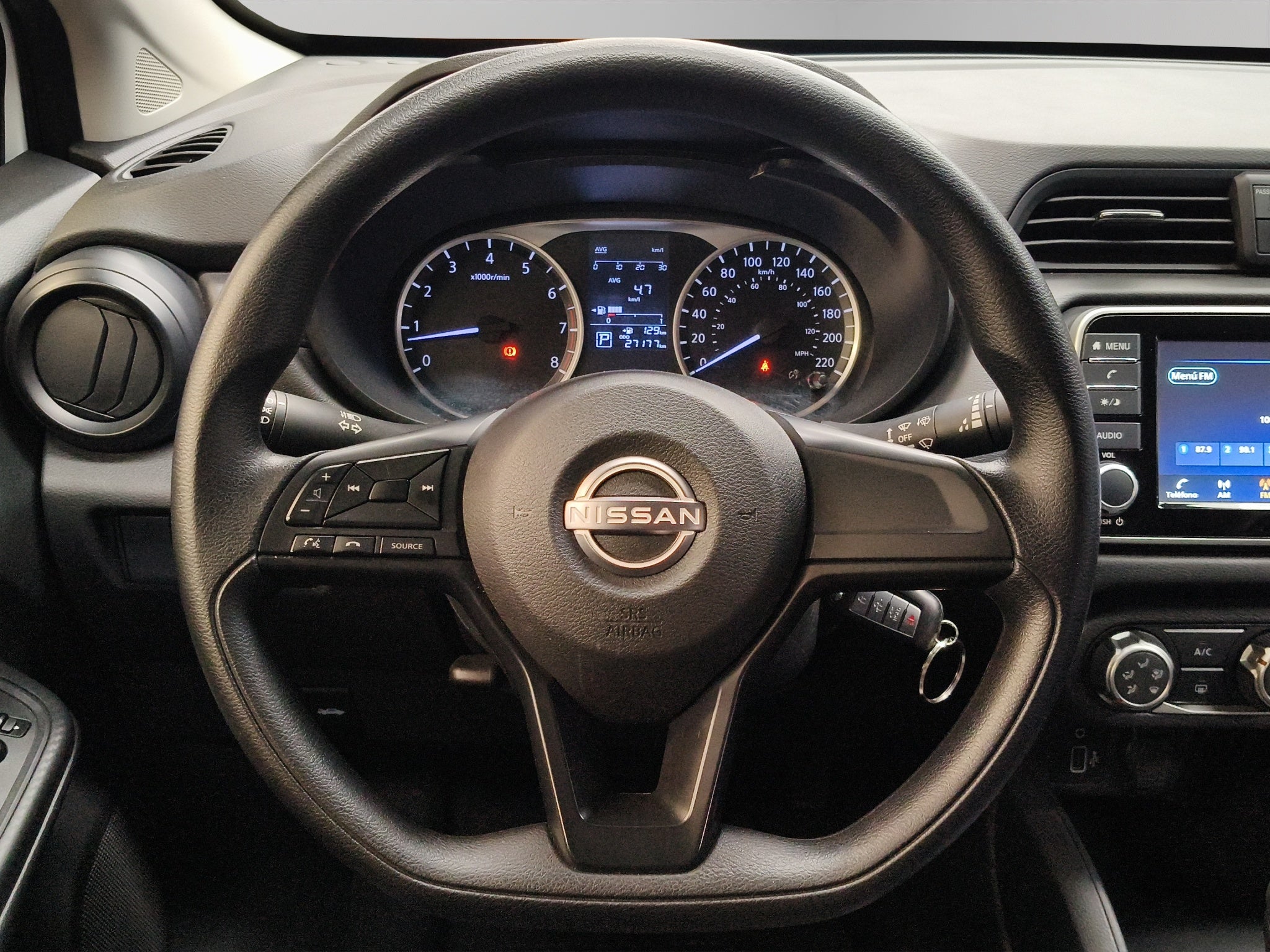 2025 Nissan Versa 4 pts. Sense, CVT, a/ac., R-15 (línea anterior)