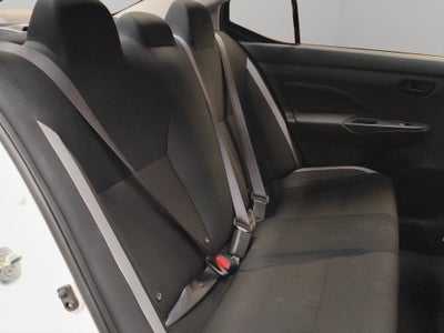 2025 Nissan Versa 4 pts. Sense, CVT, a/ac., R-15 (línea anterior)