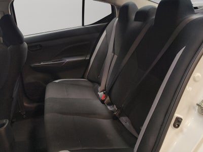 2025 Nissan Versa 4 pts. Sense, CVT, a/ac., R-15 (línea anterior)