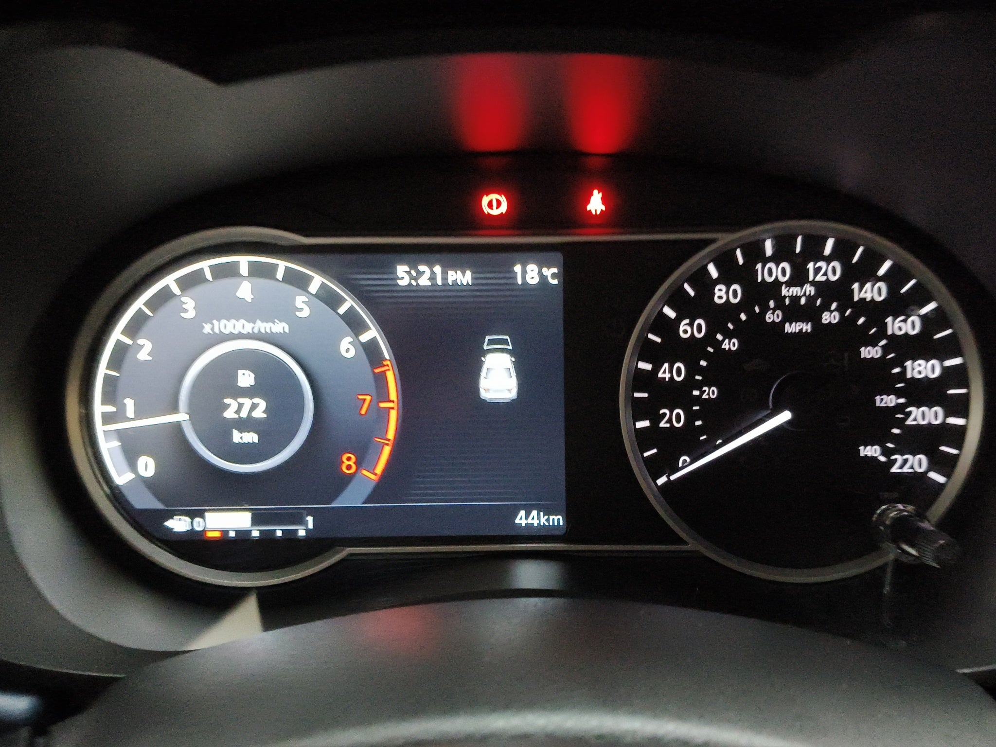 2025 Nissan Versa 4 pts. Sense, TM5, a/ac., R-15 (línea anterior)