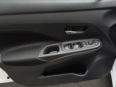 2025 Nissan Versa 4 pts. Sense, TM5, a/ac., R-15 (línea anterior)