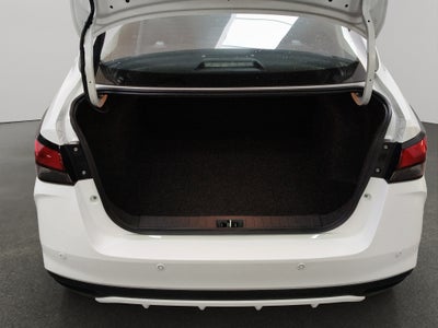 2025 Nissan Versa 4 pts. Sense, TM5, a/ac., R-15 (línea anterior)