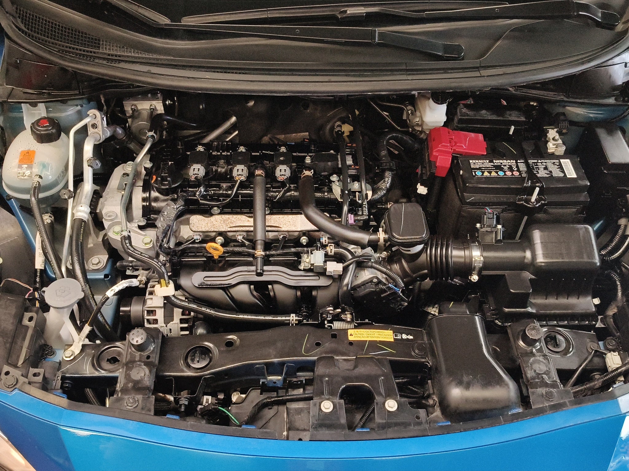 2025 Nissan Versa 4 pts. Sense, TM5, a/ac., R-15 (línea anterior)