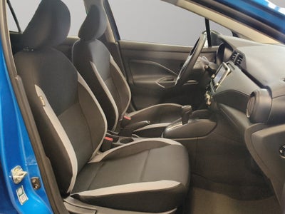 2025 Nissan Versa 4 pts. Sense, TM5, a/ac., R-15 (línea anterior)