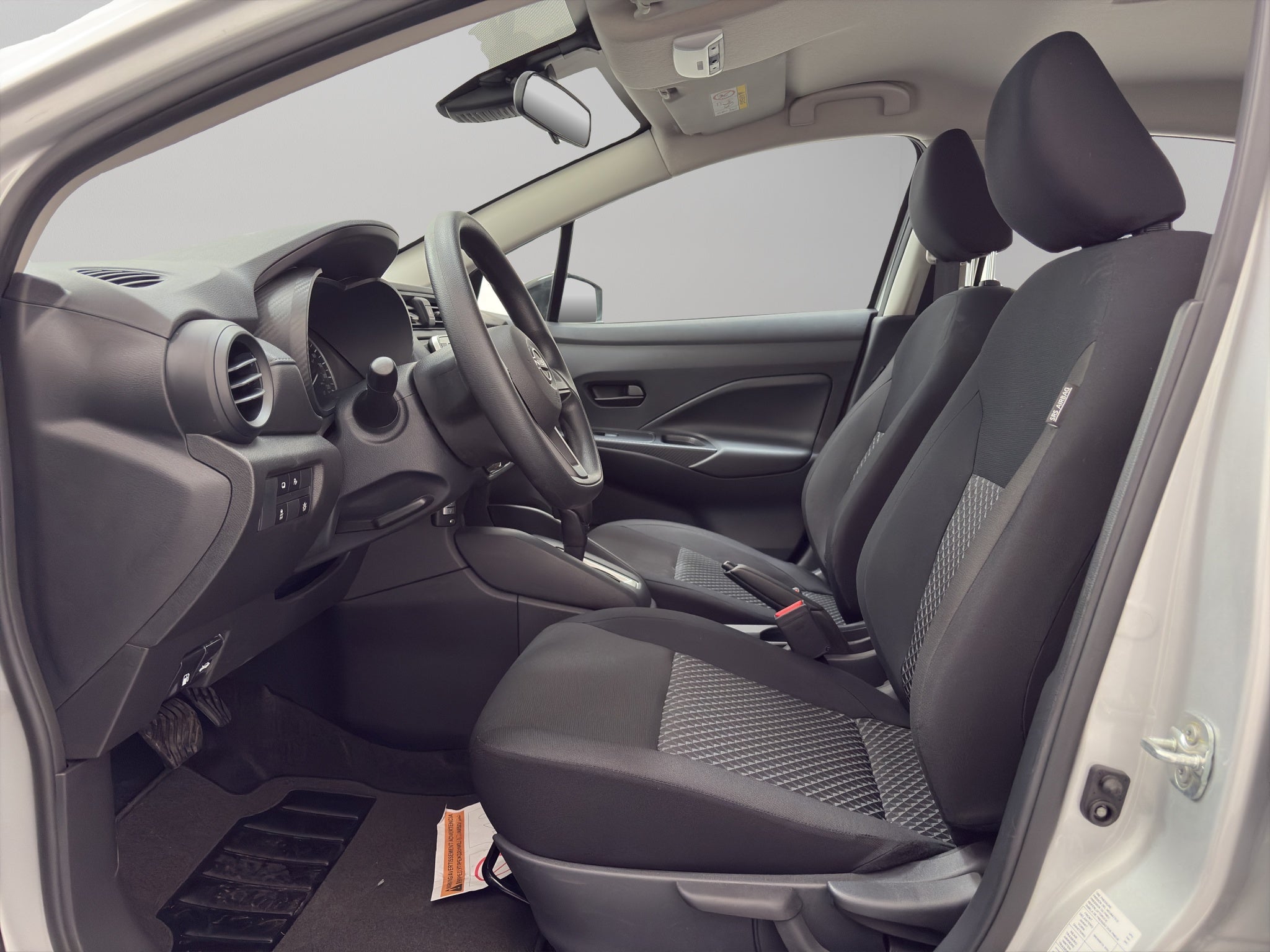 2024 Nissan Versa 4 pts. Sense, CVT, a/ac., R-15