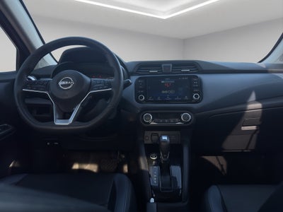 2024 Nissan Versa 4 pts. Exclusive, CVT, a/ac. Aut., piel, f. niebla, f. led, RA-17