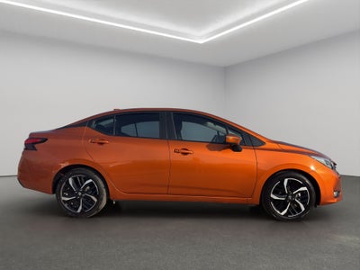 2024 Nissan Versa 4 pts. Exclusive, CVT, a/ac. Aut., piel, f. niebla, f. led, RA-17