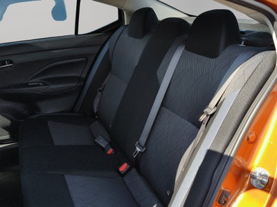 2024 Nissan Versa 4 pts. Advance, CVT, a/ac., f. niebla, RA-16