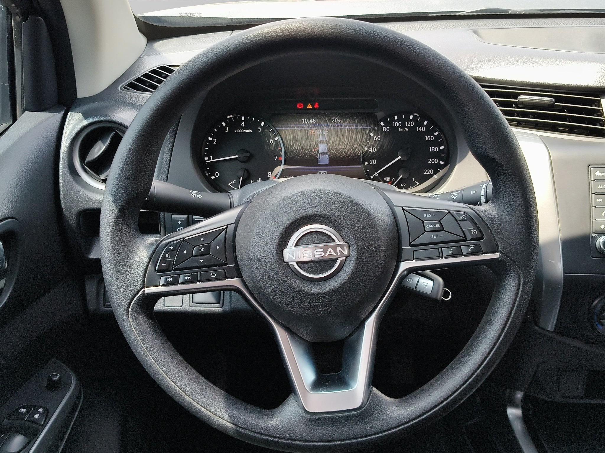 2024 Nissan Comerciales Frontier y NP 300 Frontier Pick-Up 4 pts, Frontier LE, Doble Cab., L4, 2.5l, TA, a/ac, VE, estribos, RA-17