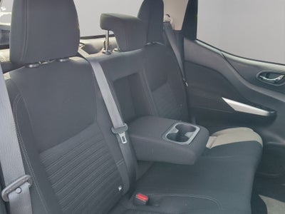 2024 Nissan Comerciales Frontier y NP 300 Frontier Pick-Up 4 pts, Frontier LE, Doble Cab., L4, 2.5l, TA, a/ac, VE, estribos, RA-17