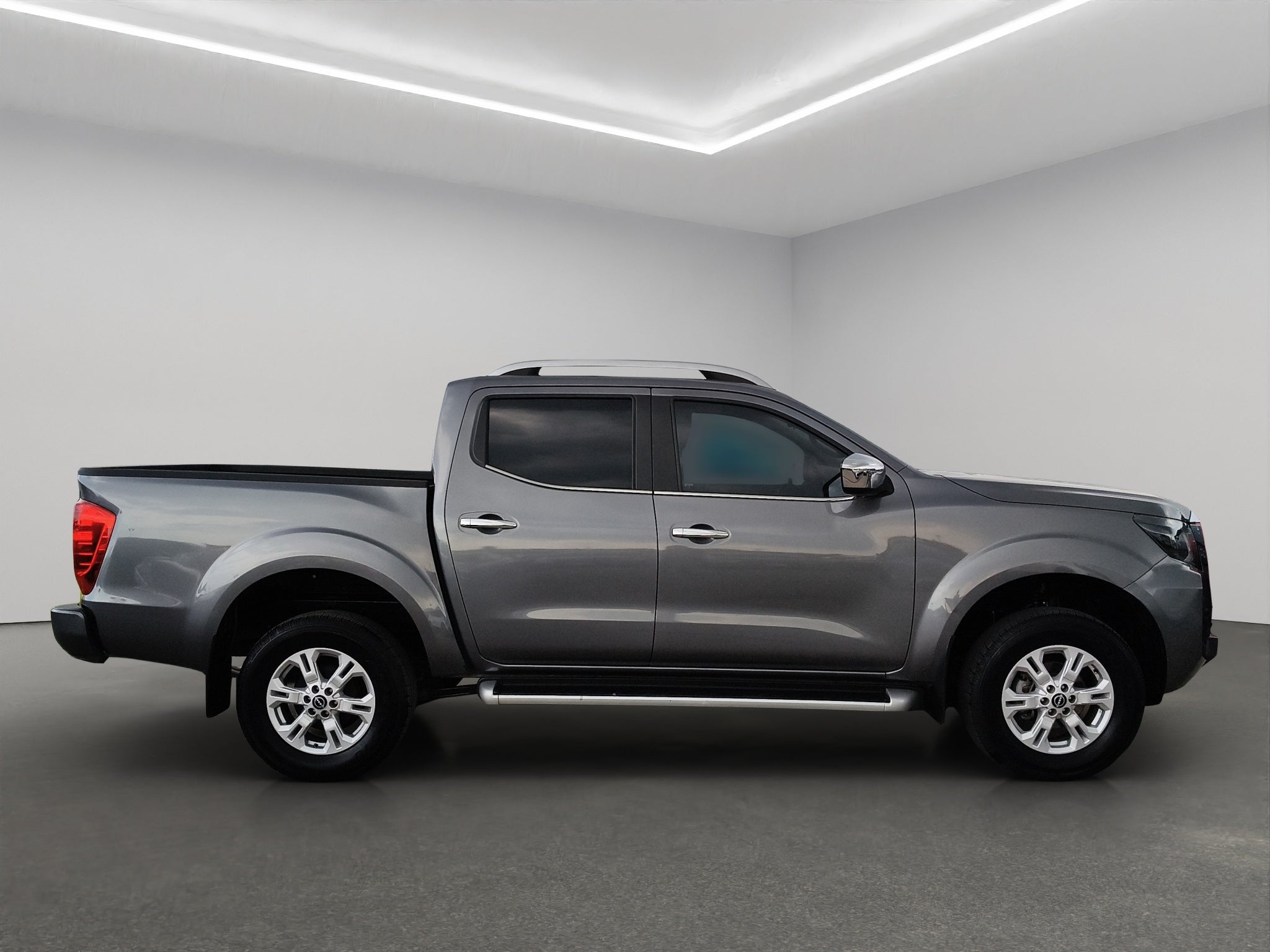 2024 Nissan Comerciales Frontier y NP 300 Frontier Pick-Up 4 pts, Frontier LE, Doble Cab., L4, 2.5l, TA, a/ac, VE, estribos, RA-17