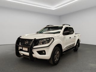 2020 Nissan Comerciales Frontier y NP 300 Frontier Pick-Up 4 pts. NP300 Frontier Midnight LE, Doble Cab., 2.5l, TM6, a/ac., tela/piel, f. led, RA-18 (línea anterior)