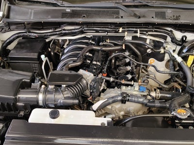 2020 Nissan Comerciales NP300 4 pts. SE, Pick-Up, Doble Cab., TM6, a/ac., VE, CD (línea anterior)