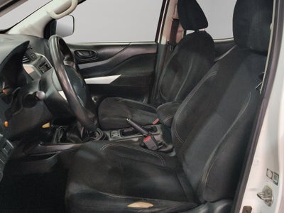 2020 Nissan Comerciales NP300 4 pts. SE, Pick-Up, Doble Cab., TM6, a/ac., VE, CD (línea anterior)