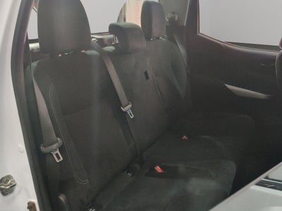 2020 Nissan Comerciales NP300 4 pts. SE, Pick-Up, Doble Cab., TM6, a/ac., VE, CD (línea anterior)