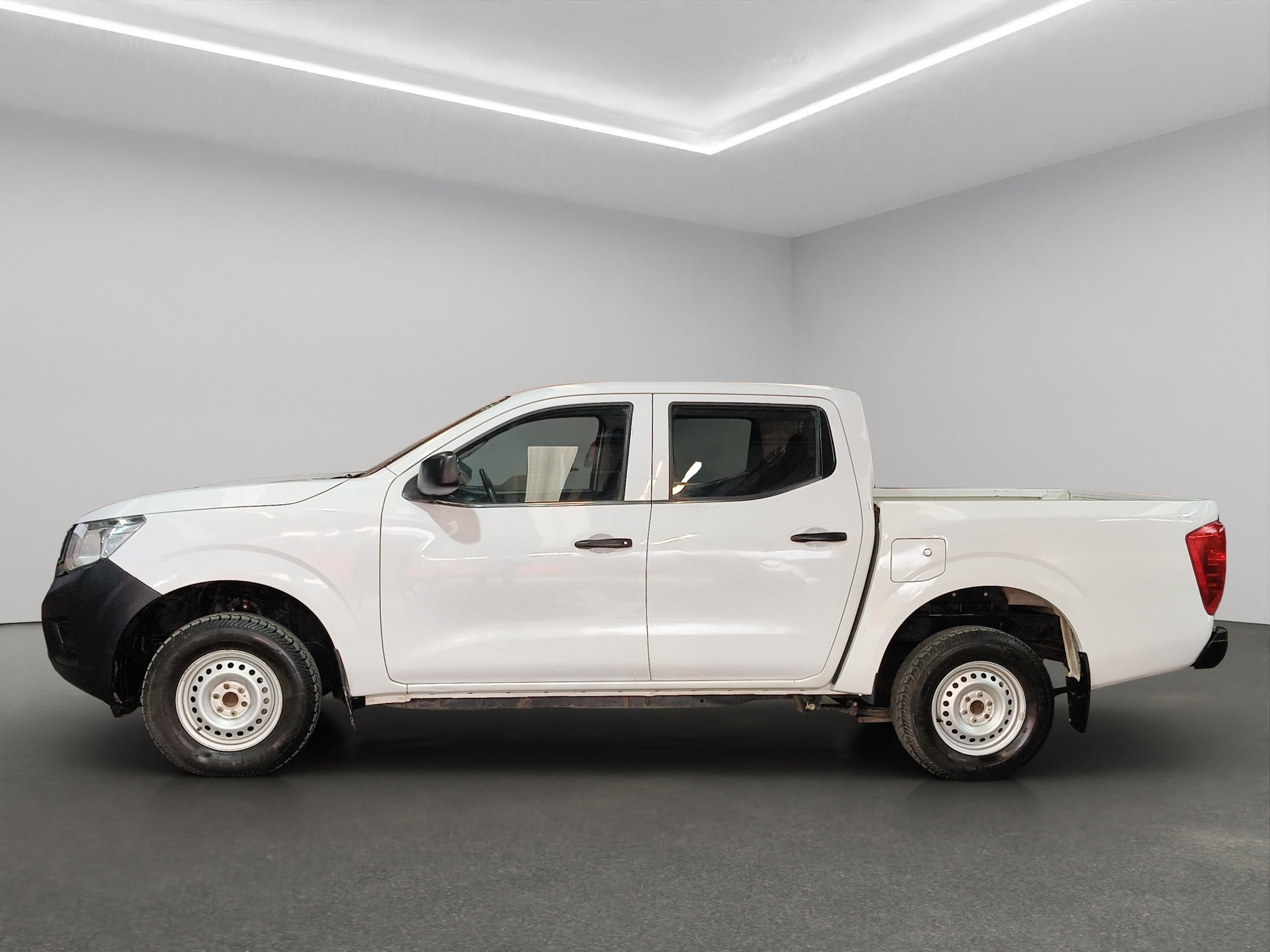2020 Nissan Comerciales NP300 4 pts. SE, Pick-Up, Doble Cab., TM6, a/ac., VE, CD (línea anterior)