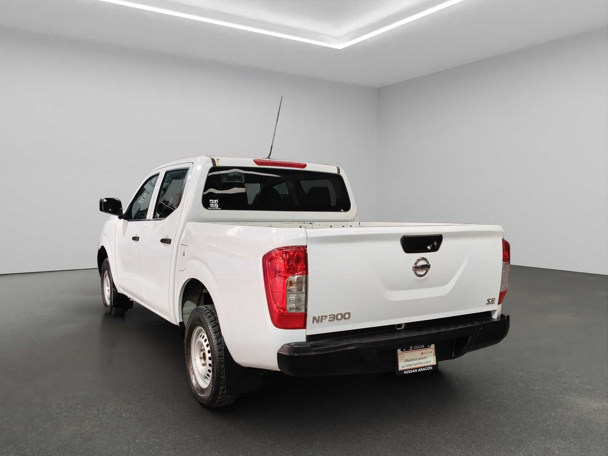 2020 Nissan Comerciales NP300 4 pts. SE, Pick-Up, Doble Cab., TM6, a/ac., VE, CD (línea anterior)
