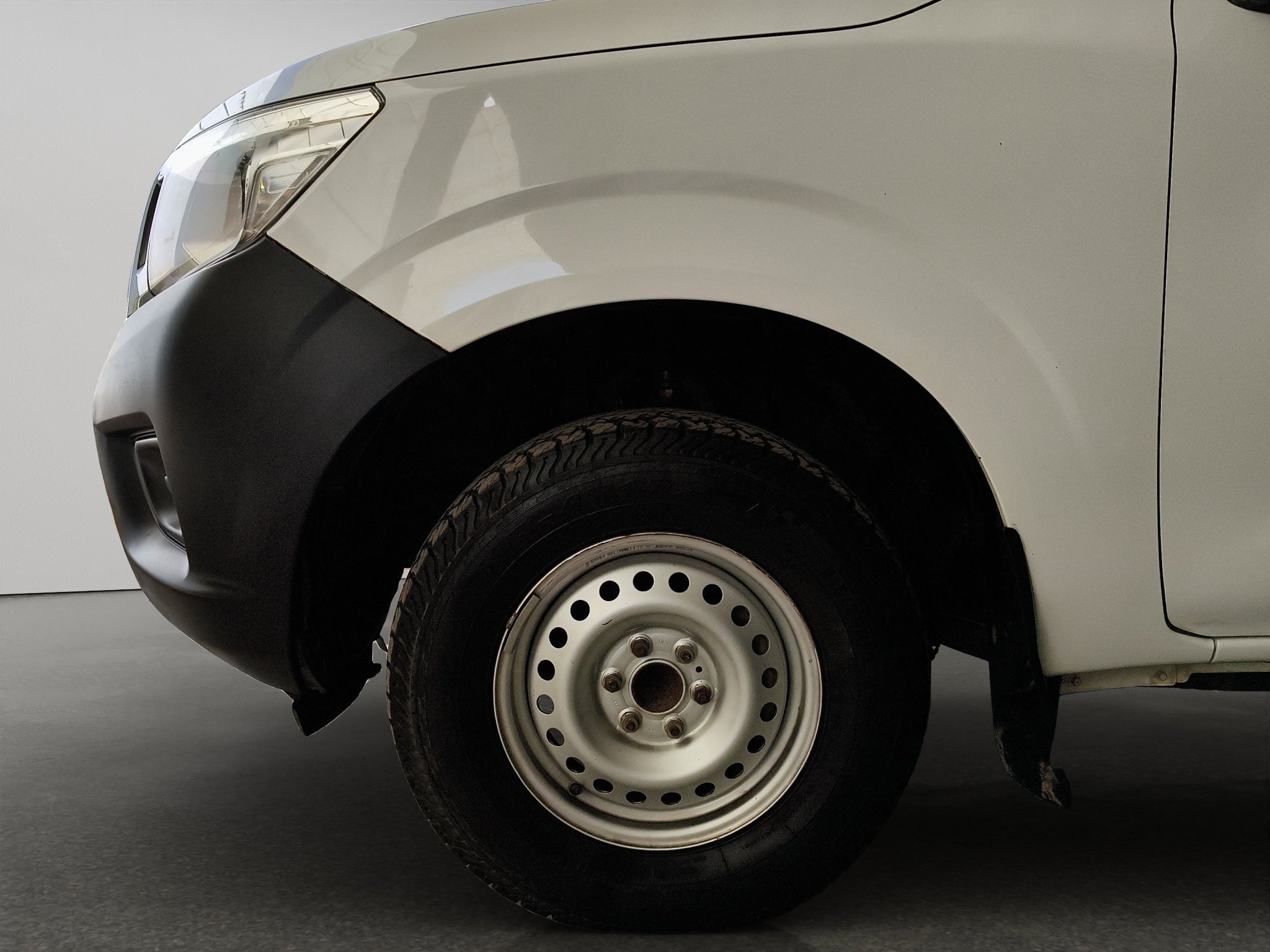 2020 Nissan Comerciales NP300 4 pts. SE, Pick-Up, Doble Cab., TM6, a/ac., VE, CD (línea anterior)