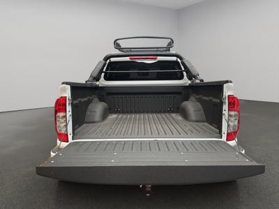 2025 Nissan Comerciales Frontier y NP 300 Frontier Pick-Up 4 pts. Frontier LE, Doble Cab., L4, 2.5l, TM6, a/ac., VE, estribos, RA-17