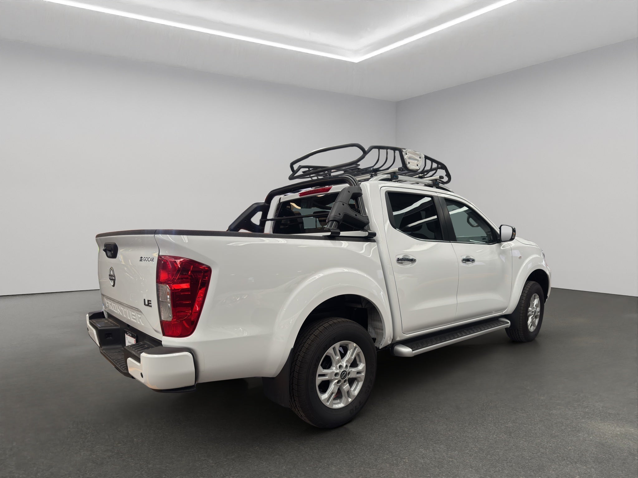 2025 Nissan Comerciales Frontier y NP 300 Frontier Pick-Up 4 pts. Frontier LE, Doble Cab., L4, 2.5l, TM6, a/ac., VE, estribos, RA-17