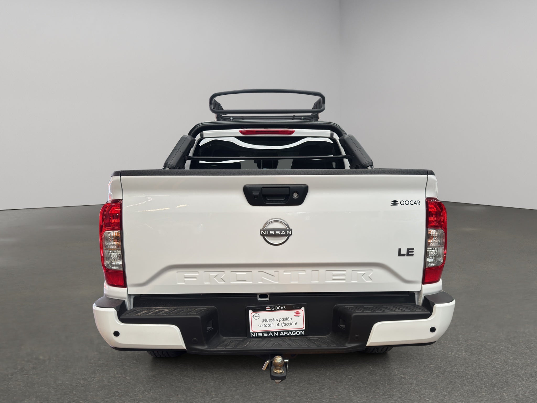 2025 Nissan Comerciales Frontier y NP 300 Frontier Pick-Up 4 pts. Frontier LE, Doble Cab., L4, 2.5l, TM6, a/ac., VE, estribos, RA-17
