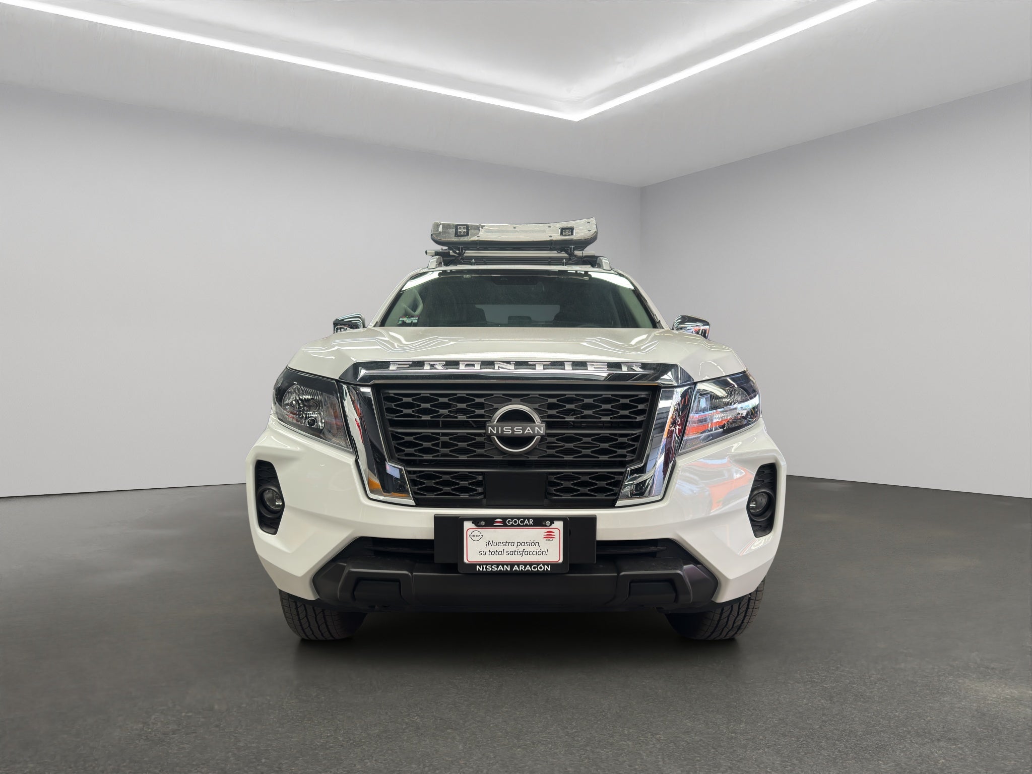 2025 Nissan Comerciales Frontier y NP 300 Frontier Pick-Up 4 pts. Frontier LE, Doble Cab., L4, 2.5l, TM6, a/ac., VE, estribos, RA-17