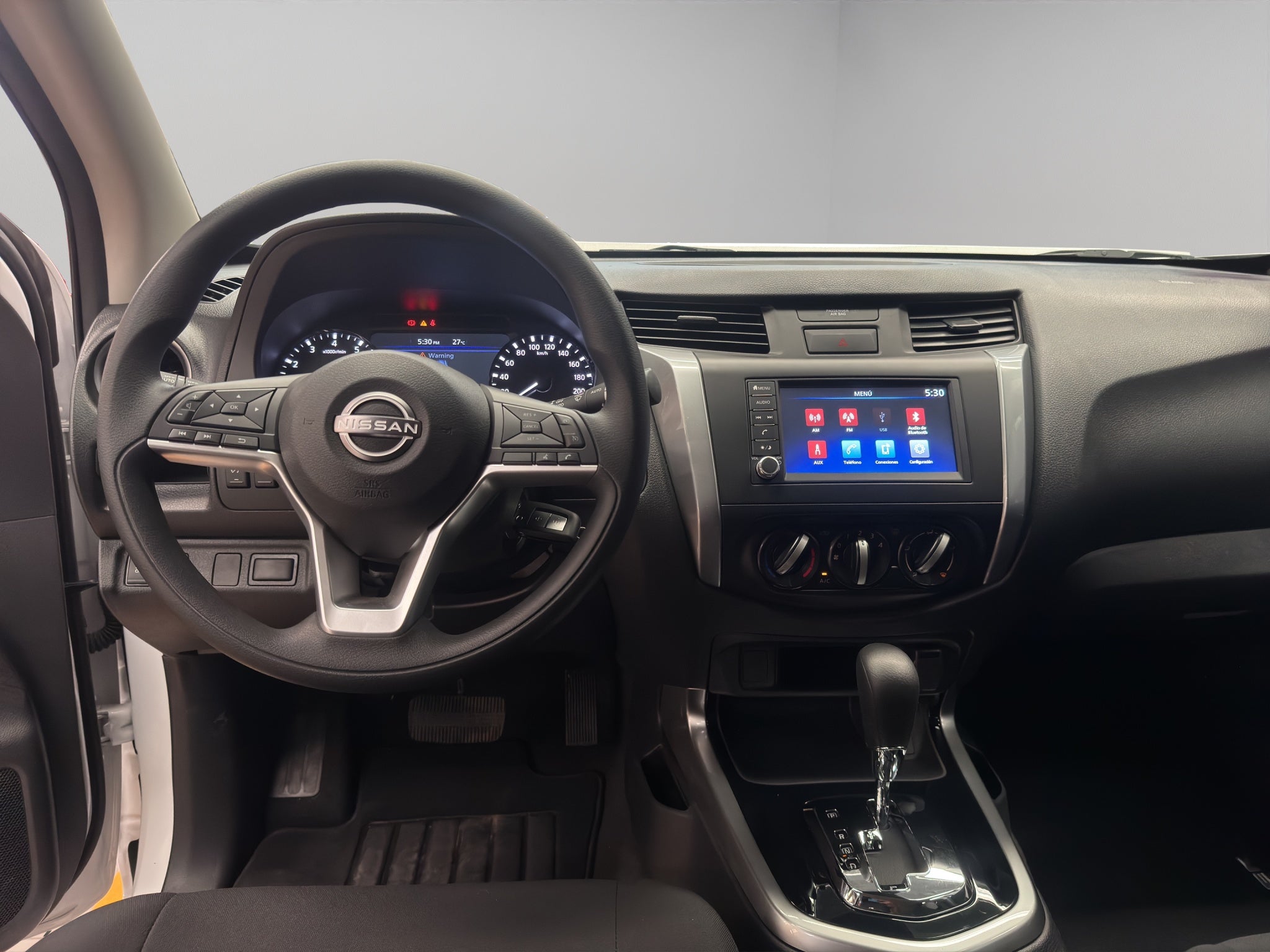 2025 Nissan Comerciales Frontier y NP 300 Frontier Pick-Up 4 pts. Frontier LE, Doble Cab., L4, 2.5l, TA, a/ac., VE, estribos, RA-17