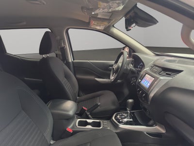 2025 Nissan Comerciales Frontier y NP 300 Frontier Pick-Up 4 pts. Frontier LE, Doble Cab., L4, 2.5l, TA, a/ac., VE, estribos, RA-17