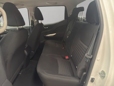 2025 Nissan Comerciales Frontier y NP 300 Frontier Pick-Up 4 pts. Frontier LE, Doble Cab., L4, 2.5l, TA, a/ac., VE, estribos, RA-17