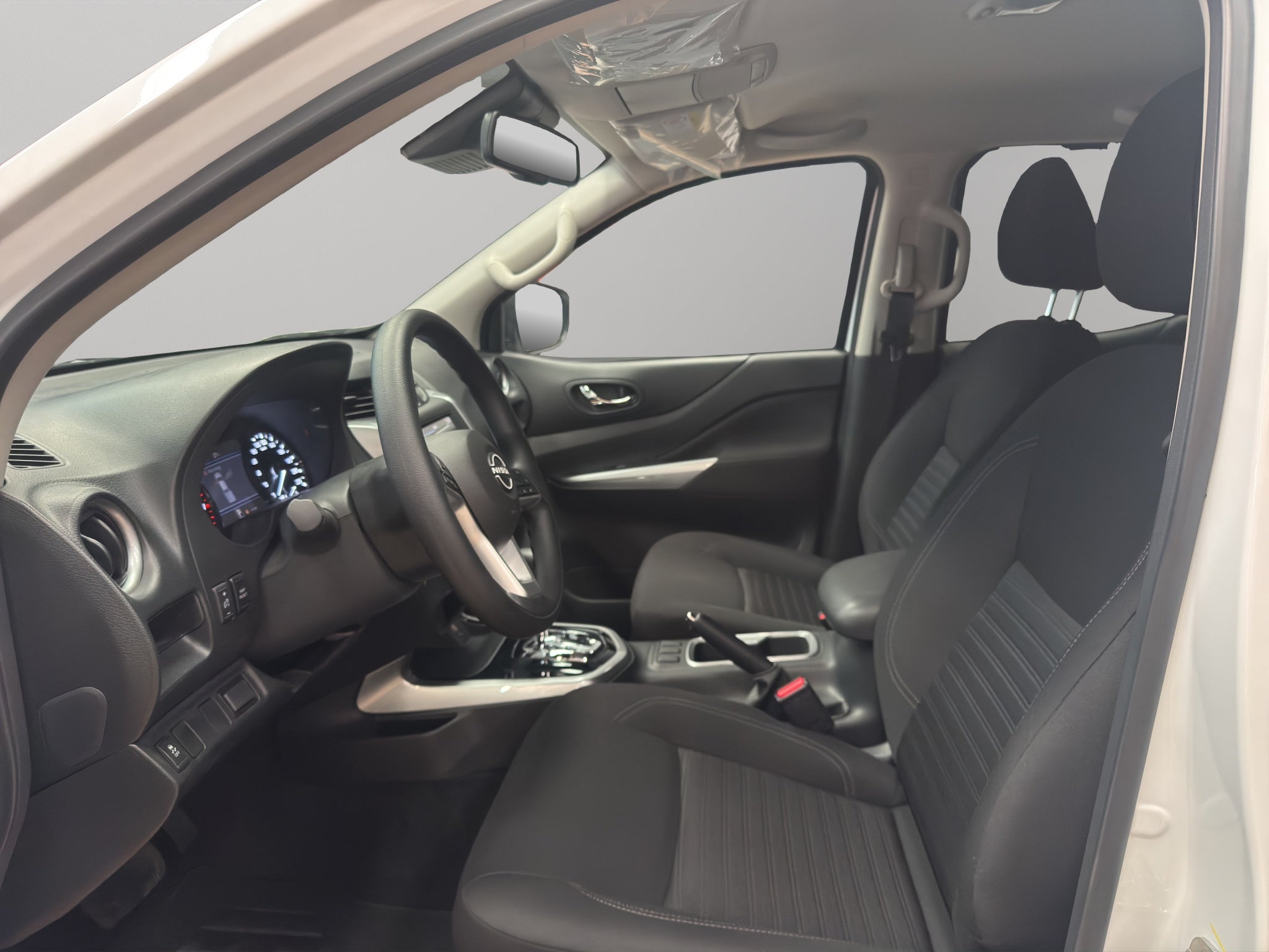2025 Nissan Comerciales Frontier y NP 300 Frontier Pick-Up 4 pts. Frontier LE, Doble Cab., L4, 2.5l, TA, a/ac., VE, estribos, RA-17