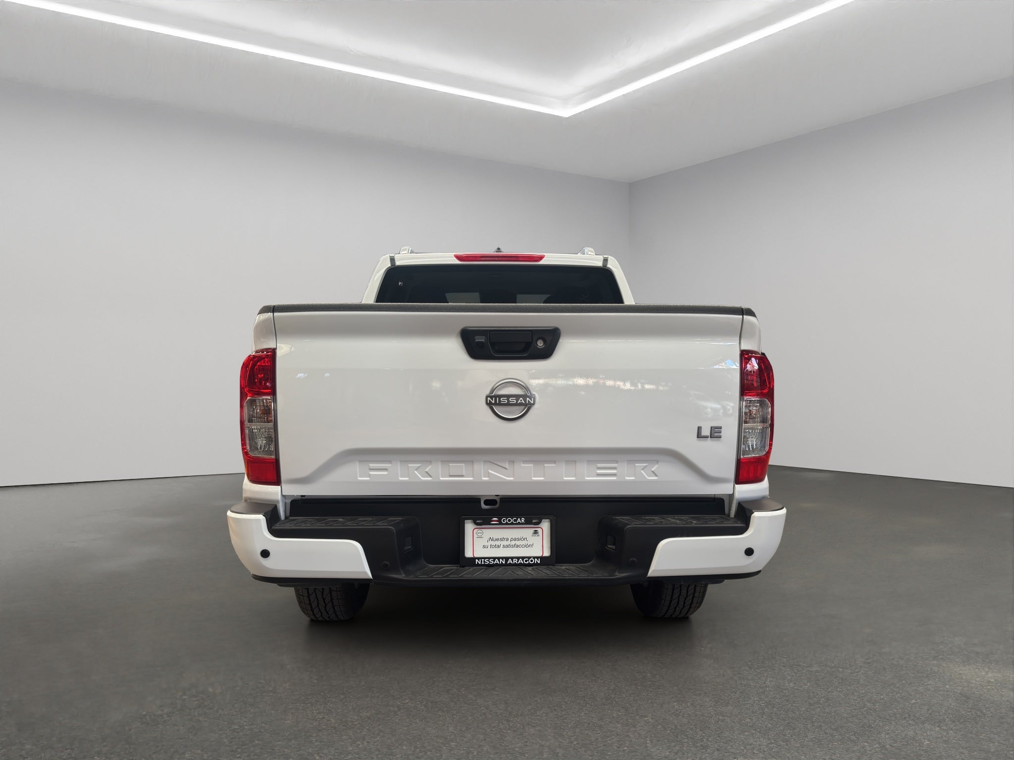 2025 Nissan Comerciales Frontier y NP 300 Frontier Pick-Up 4 pts. Frontier LE, Doble Cab., L4, 2.5l, TA, a/ac., VE, estribos, RA-17