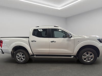 2025 Nissan Comerciales Frontier y NP 300 Frontier Pick-Up 4 pts. Frontier LE, Doble Cab., L4, 2.5l, TA, a/ac., VE, estribos, RA-17