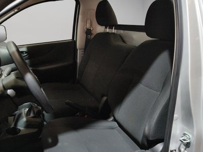 2024 Nissan Comerciales NP300 2 pts. Pick-Up, Cab. Sencilla, TM6, a/ac.