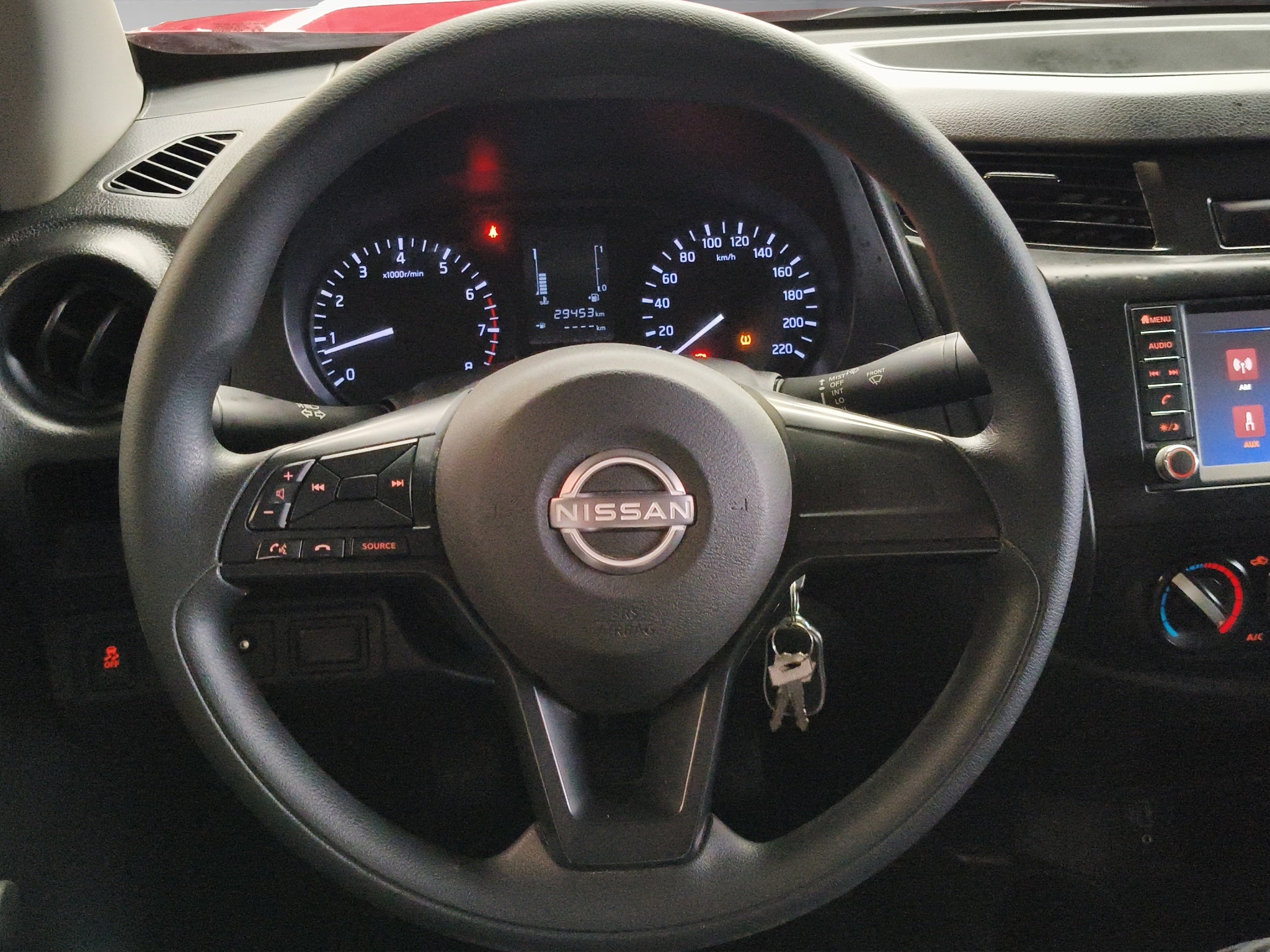 2025 Nissan Comerciales NP300 2 pts. Chas. Cab., TM6