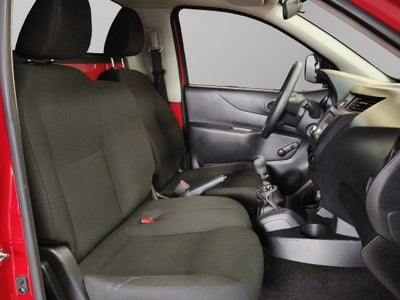 2025 Nissan Comerciales NP300 2 pts. Chas. Cab., TM6