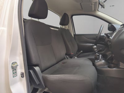 2025 Nissan Comerciales NP300 2 pts. Chas. Cab., TM6