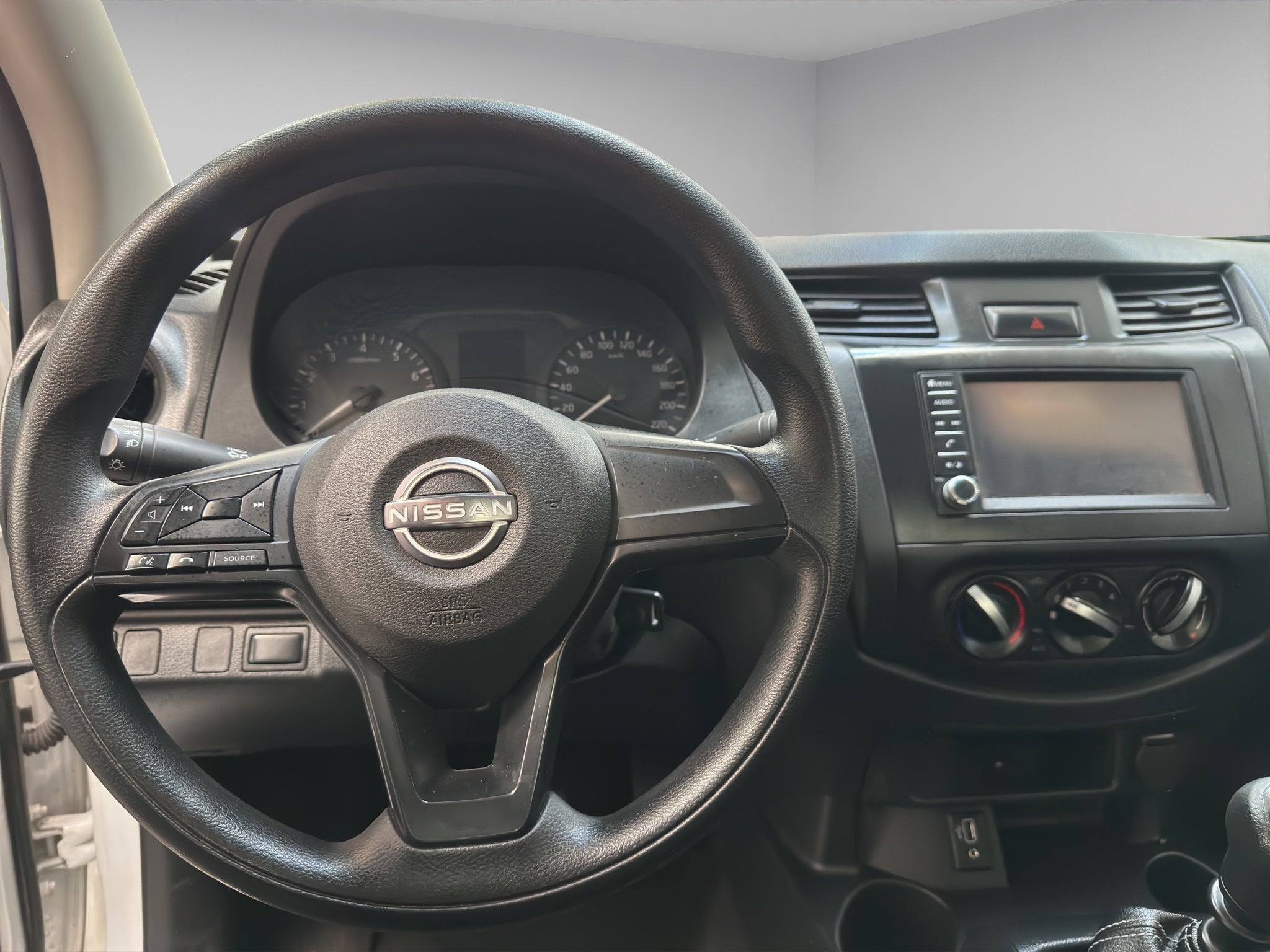 2025 Nissan Comerciales NP300 2 pts. Chas. Cab., TM6