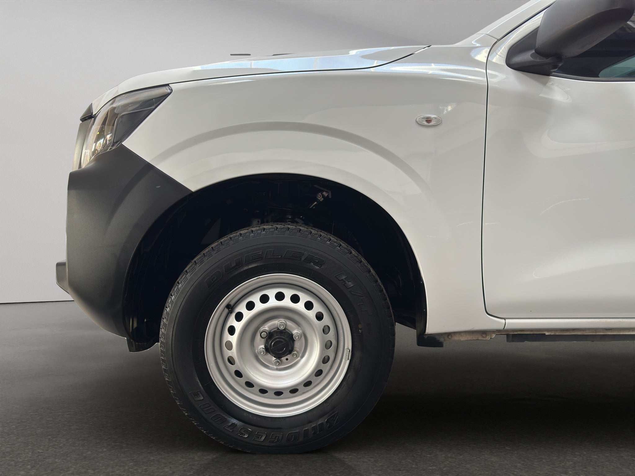 2025 Nissan Comerciales NP300 2 pts. Chas. Cab., TM6