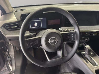 2025 Nissan Kicks VUD 5 pts. Advance, 2.0l, TA, RA-17 (línea nueva)