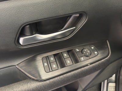 2025 Nissan Kicks VUD 5 pts. Advance, 2.0l, TA, RA-17 (línea nueva)