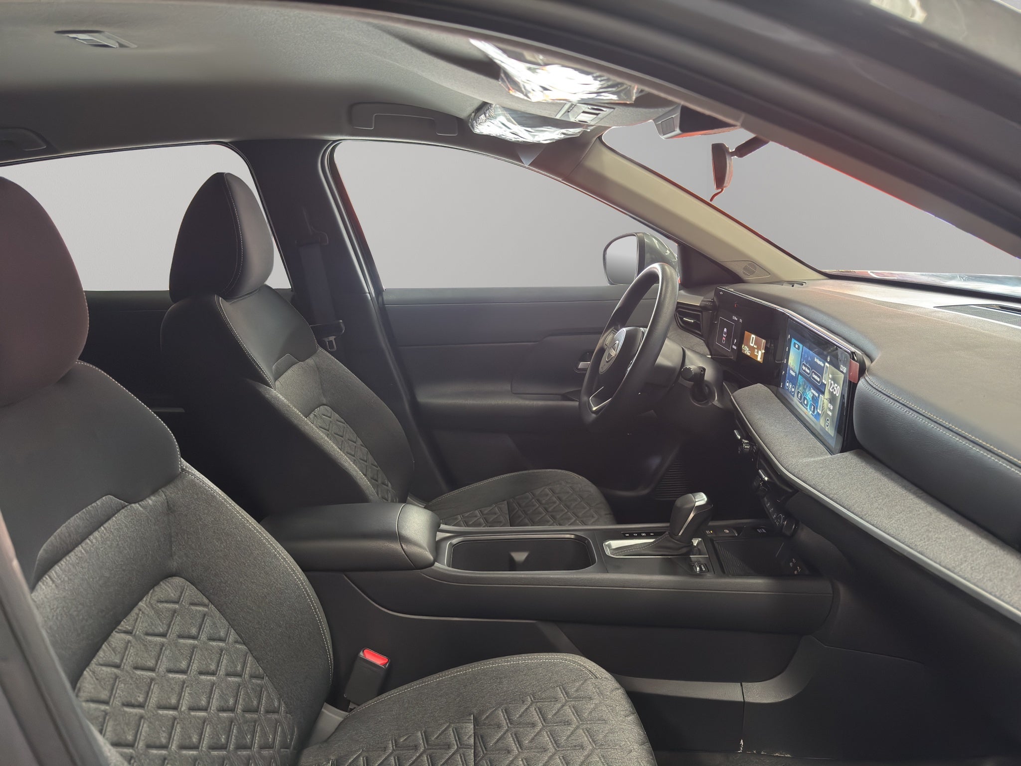 2025 Nissan Kicks VUD 5 pts. Advance, 2.0l, TA, RA-17 (línea nueva)