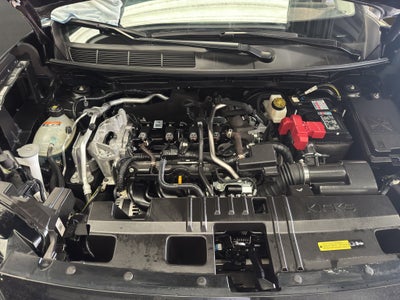 2025 Nissan Kicks VUD 5 pts. Advance, 2.0l, TA, RA-17 (línea nueva)