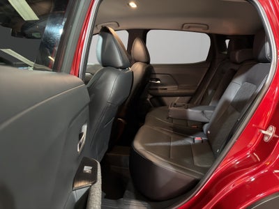2025 Nissan Kicks VUD 5 pts. Exclusive, 2.0l, TA, pantalla touch 12