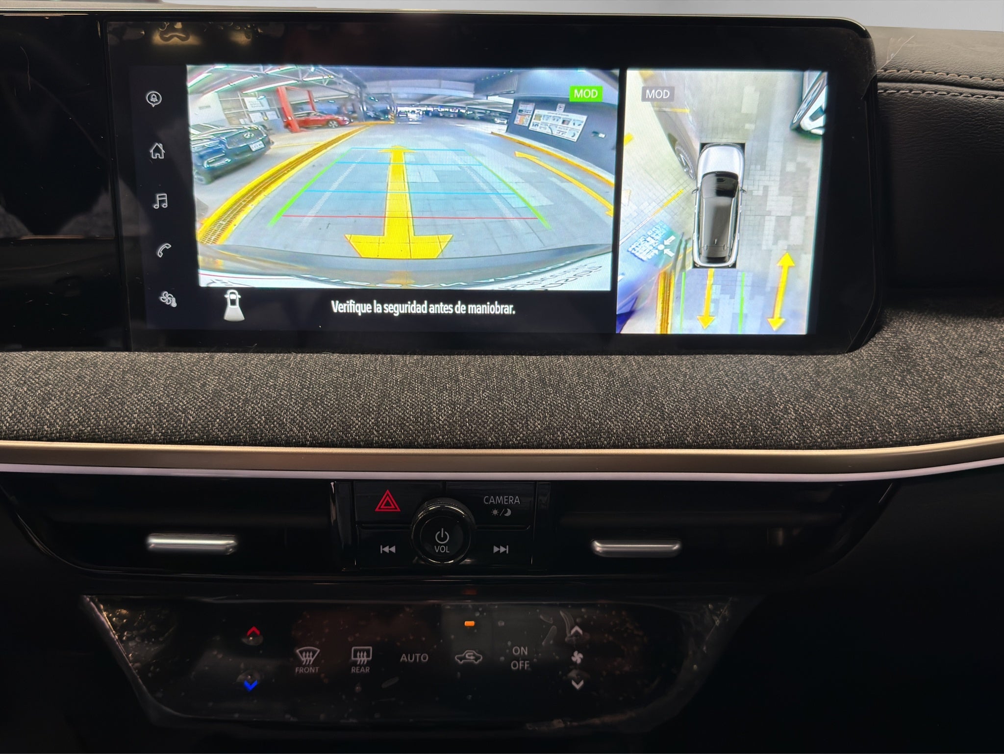 2025 Nissan Kicks VUD 5 pts. Exclusive, 2.0l, TA, pantalla touch 12