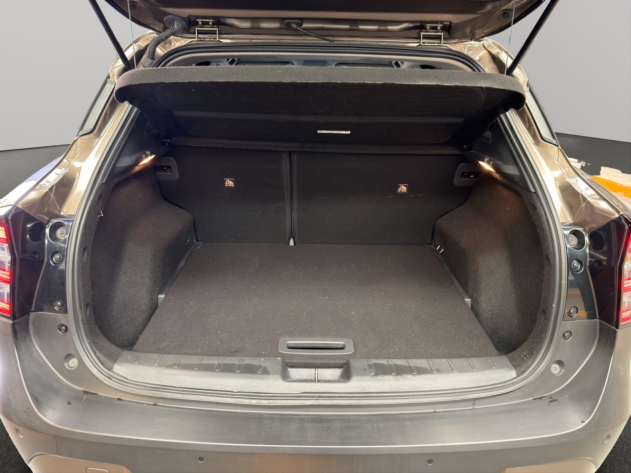 2025 Nissan Kicks VUD 5 pts. Exclusive, 2.0l, TA, pantalla touch 12