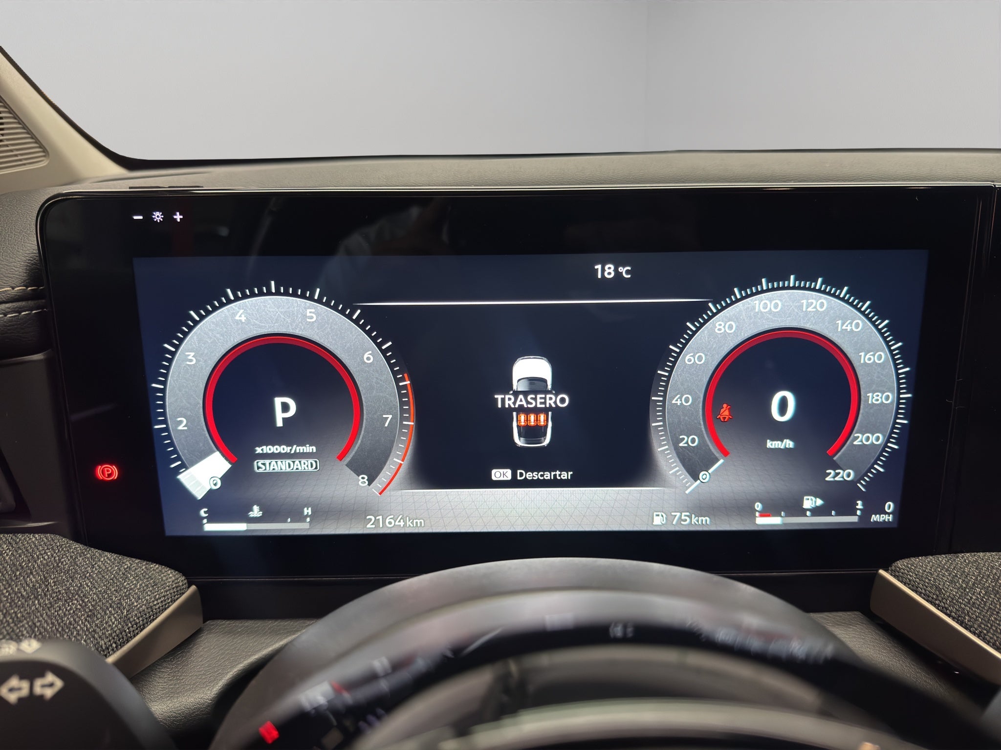 2025 Nissan Kicks VUD 5 pts. Platinum, 2.0l, TA, TP, s. Bose, pantalla touch 12
