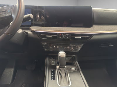 2025 Nissan Kicks VUD 5 pts. Platinum, 2.0l, TA, TP, s. Bose, pantalla touch 12